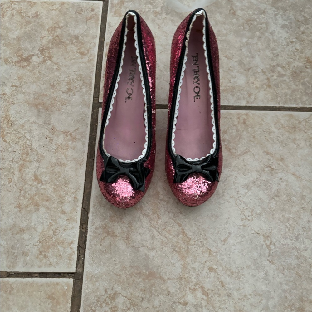 Hot Topic Ten Thirty One Glitter Heels With Black Bows